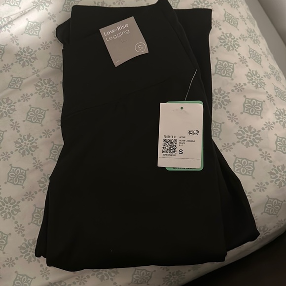 Forever 21, Active Flare-leg Leggings NWT - Picture 2 of 2
